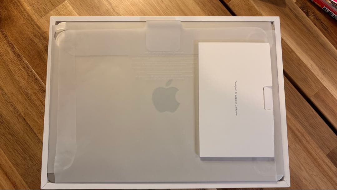 【ほぼ新品美品】MacBook Air M4 チップ スターライト