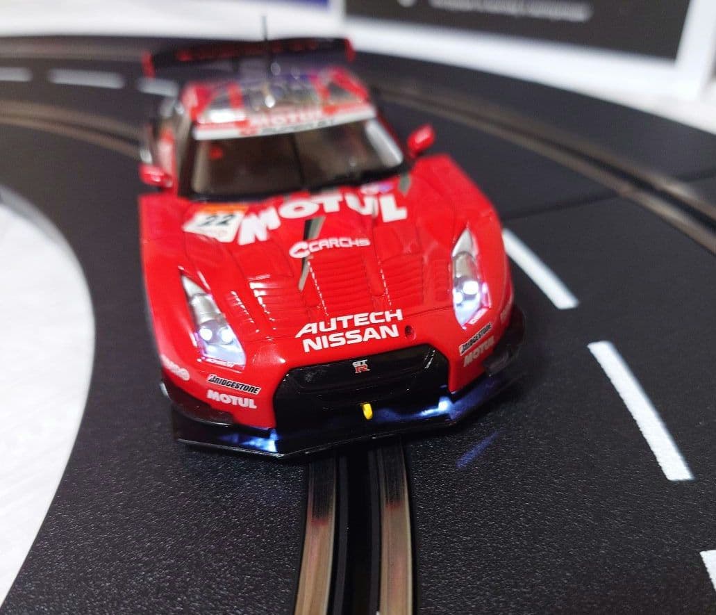 スロットカーカレラ日産GT-R GT500 NISMO MOTUL AUTECH