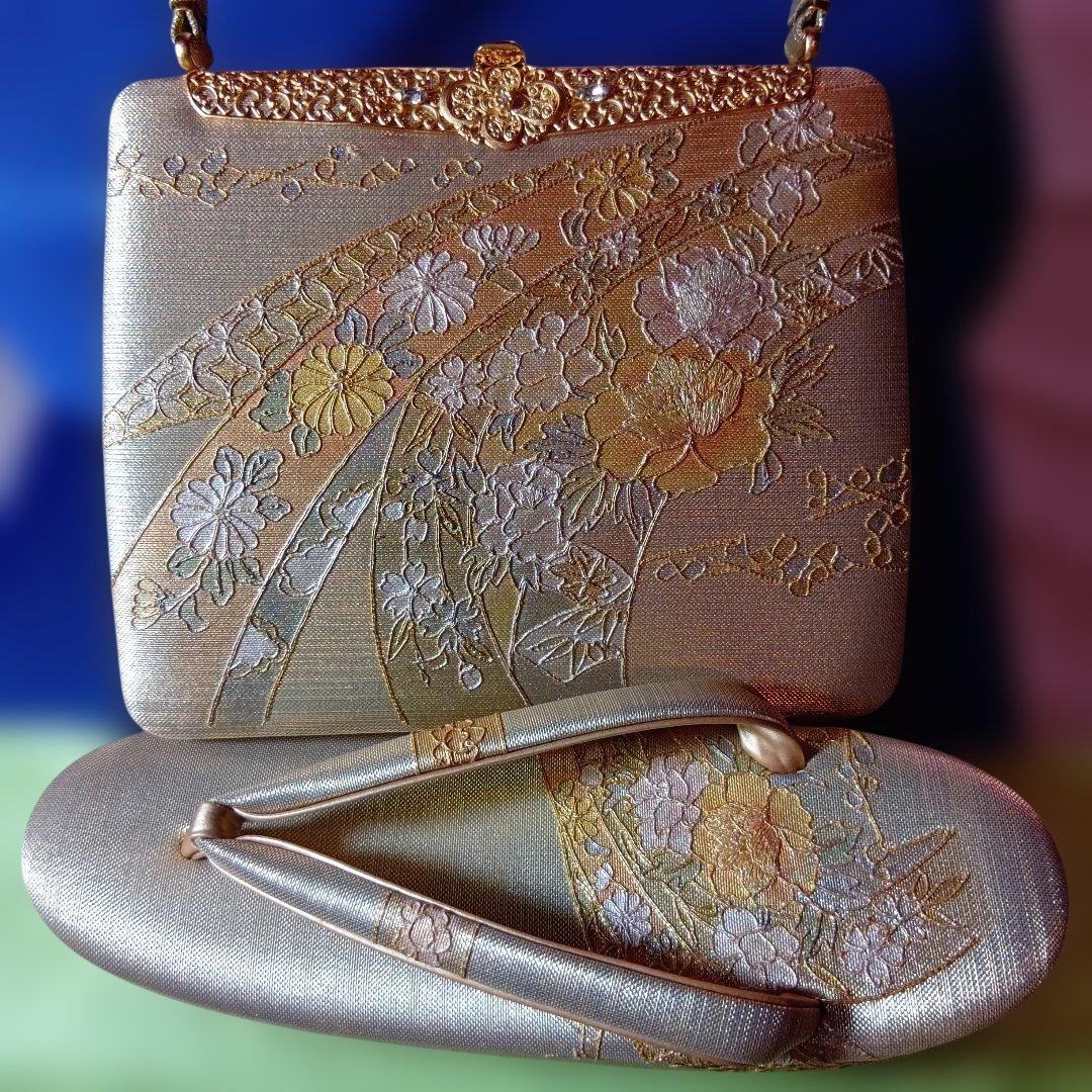 伊と忠　金色花柄刺繍和装用バッグと草履セット