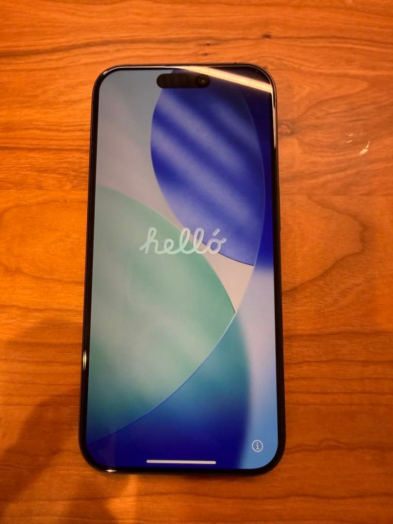 超美品！iPhone15 ProブラックチタニウムSIMフリーアップルストア購入