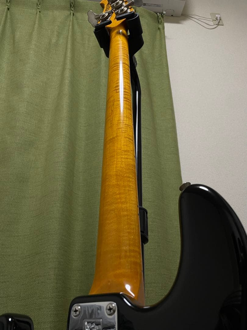 ベース ERNIE BALL MUSAN Stinray Classic Black