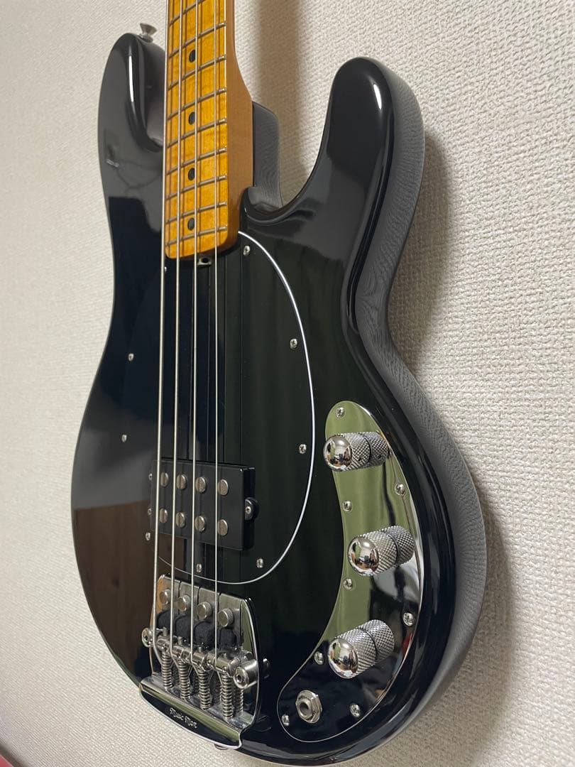 ベース ERNIE BALL MUSAN Stinray Classic Black