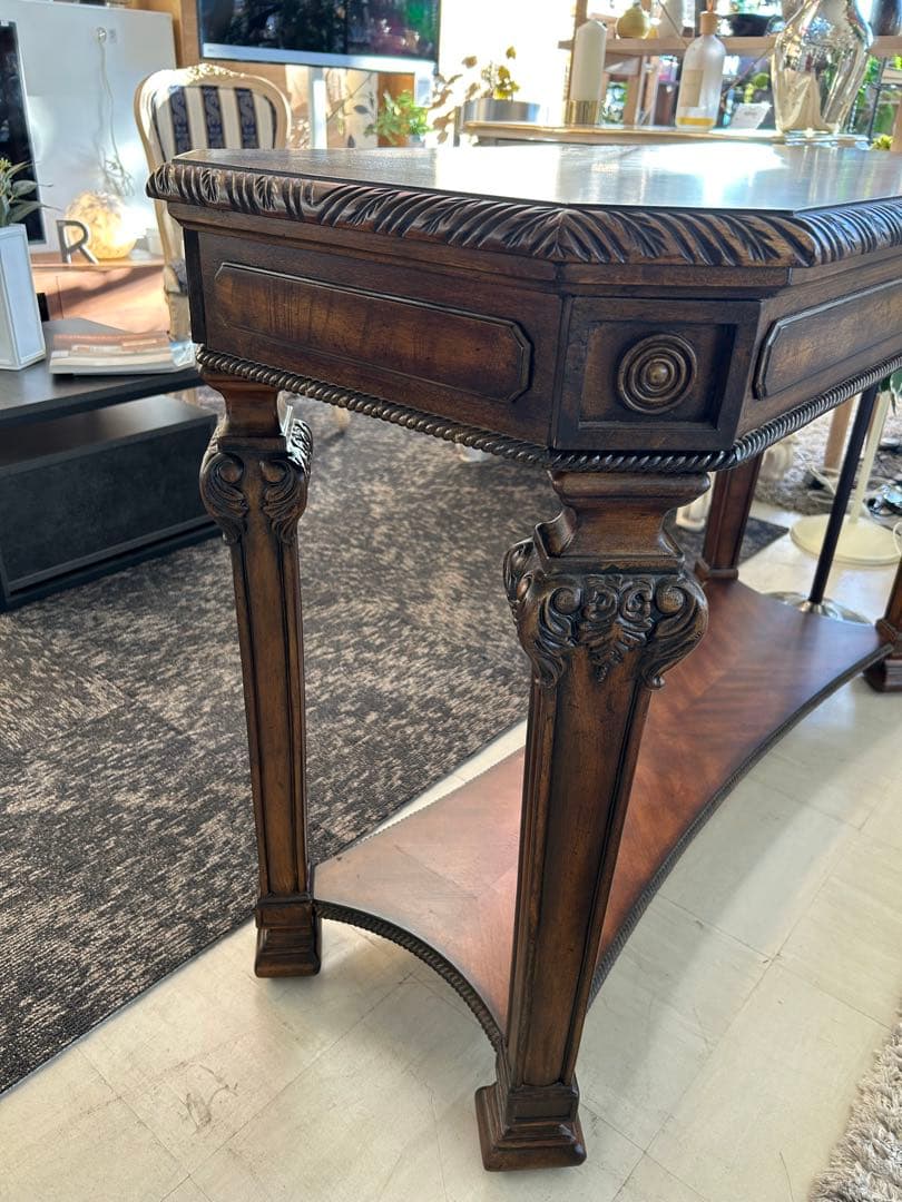 クラシック木製　コンソールテーブル　アンティーク調