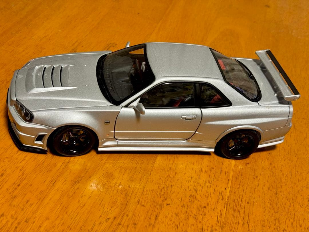 オートアート製　1/18 NISMO R34 GT-R Z-TUNE