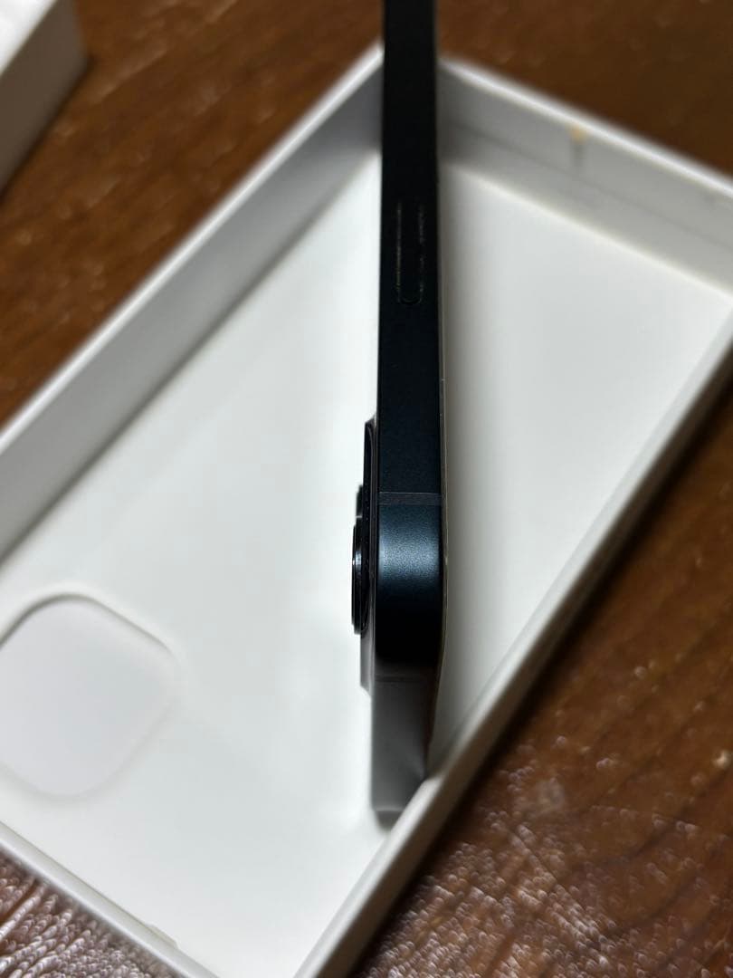 Apple iPhone 13 ミッドナイト本体