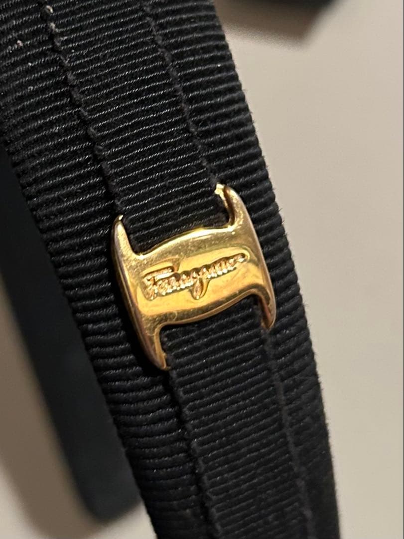 フェラガモ カチューシャ 黒 Ferragamo