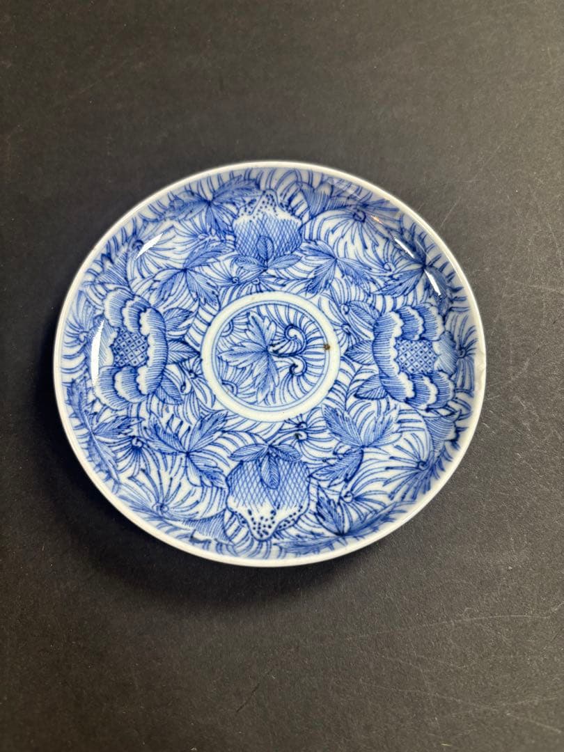 135 伊万里　線描き　花　小皿　古伊万里　鍋島　九谷