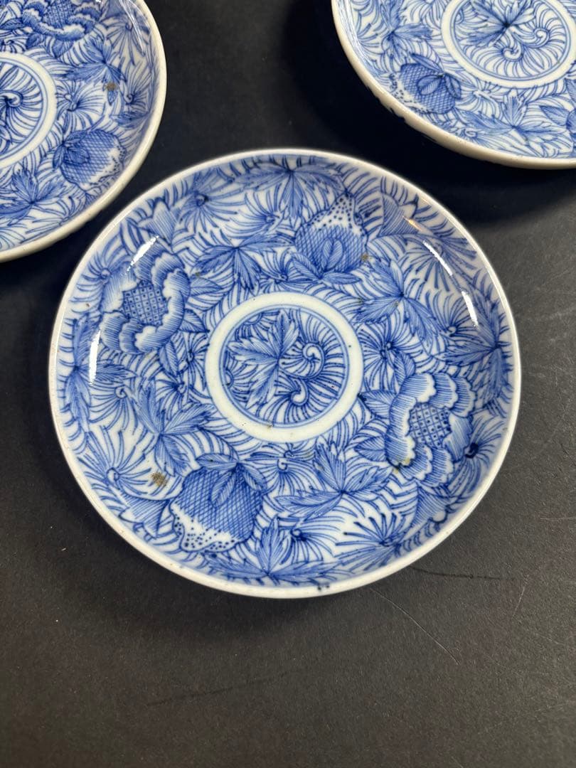 135 伊万里　線描き　花　小皿　古伊万里　鍋島　九谷