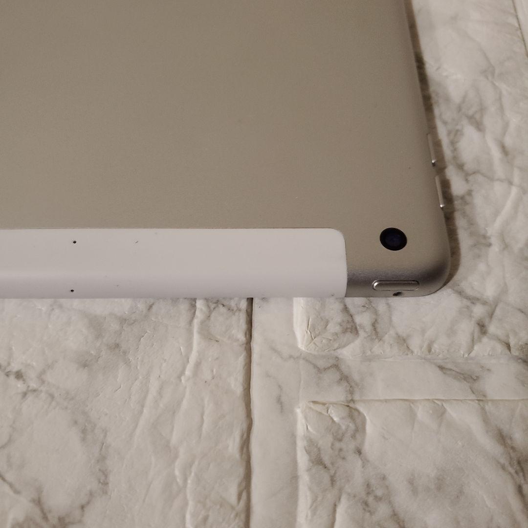 235 iPad 7世代 128GB SIMフリー シルバー