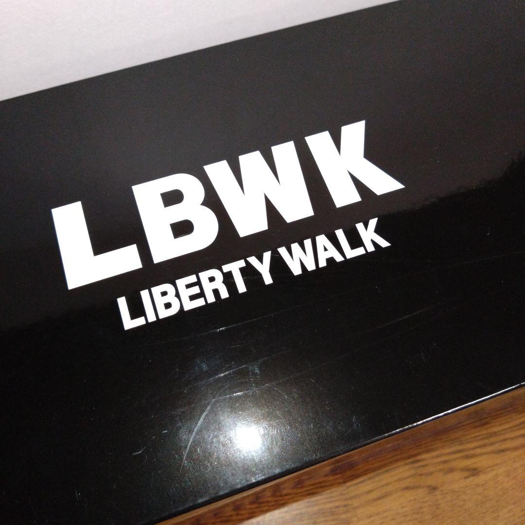 1/18LB-WORKSランボルギーニ　アヴェンタドール　リミテッドエディション