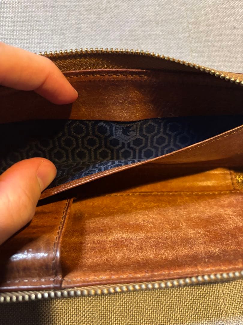 sot プエブロレザーラウンドファスナーペンケース キャメル