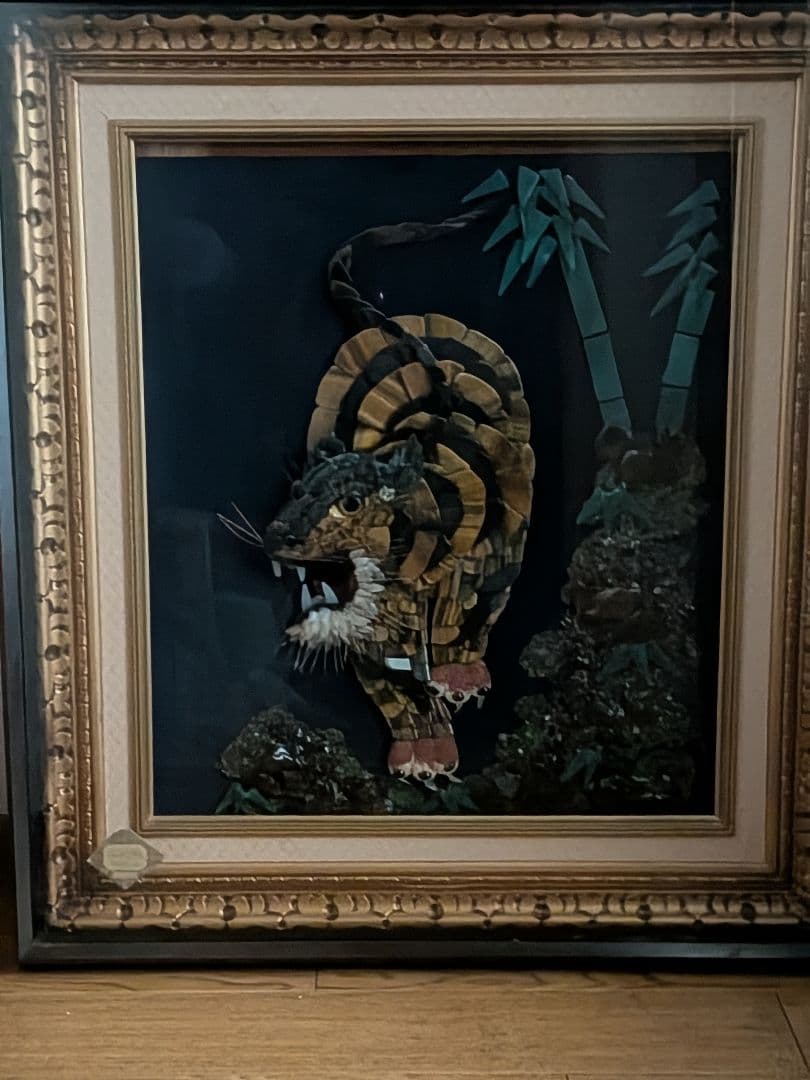 天然石虎アート作品 大きなサイズ　宝石画　タイガーアイ