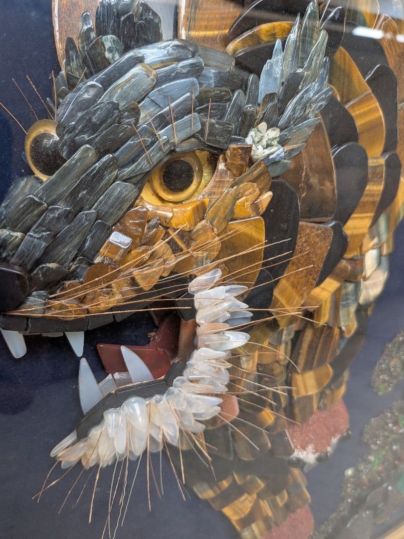 天然石虎アート作品 大きなサイズ　宝石画　タイガーアイ