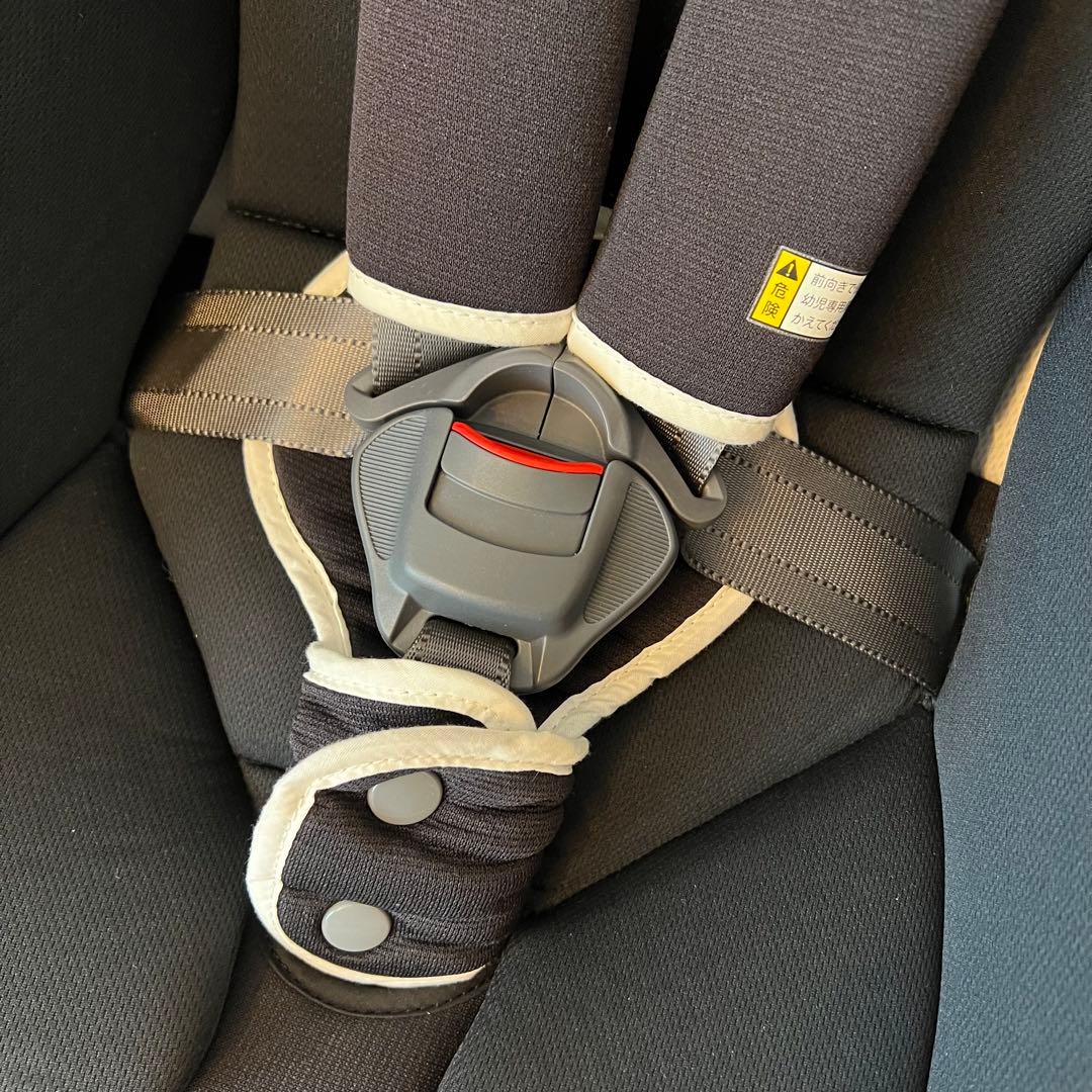 【美品】コンビ　ウィゴー　チャイルドシート 新生児から　リクライニング可能