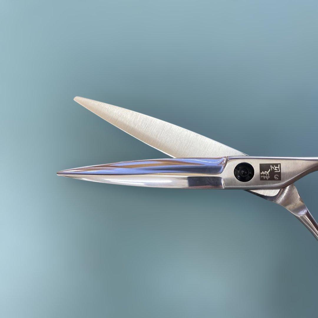 仕上がりを格上げする、匠の7インチ剣刄シザー パワフルな切れ! 新品