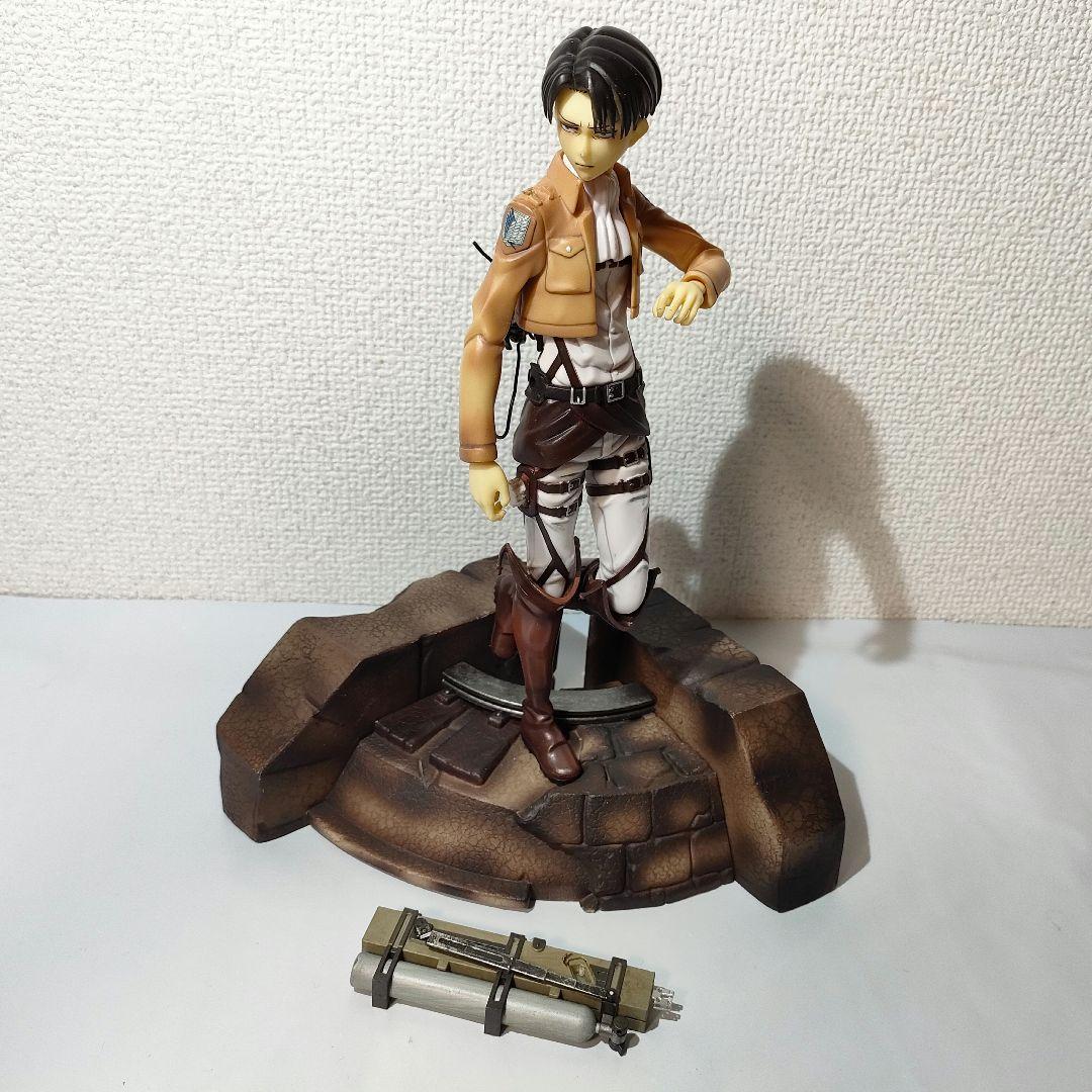 ☆　1/7　PULCHRA　プルクラ　進撃の巨人フィギュア　リヴァイ　☆