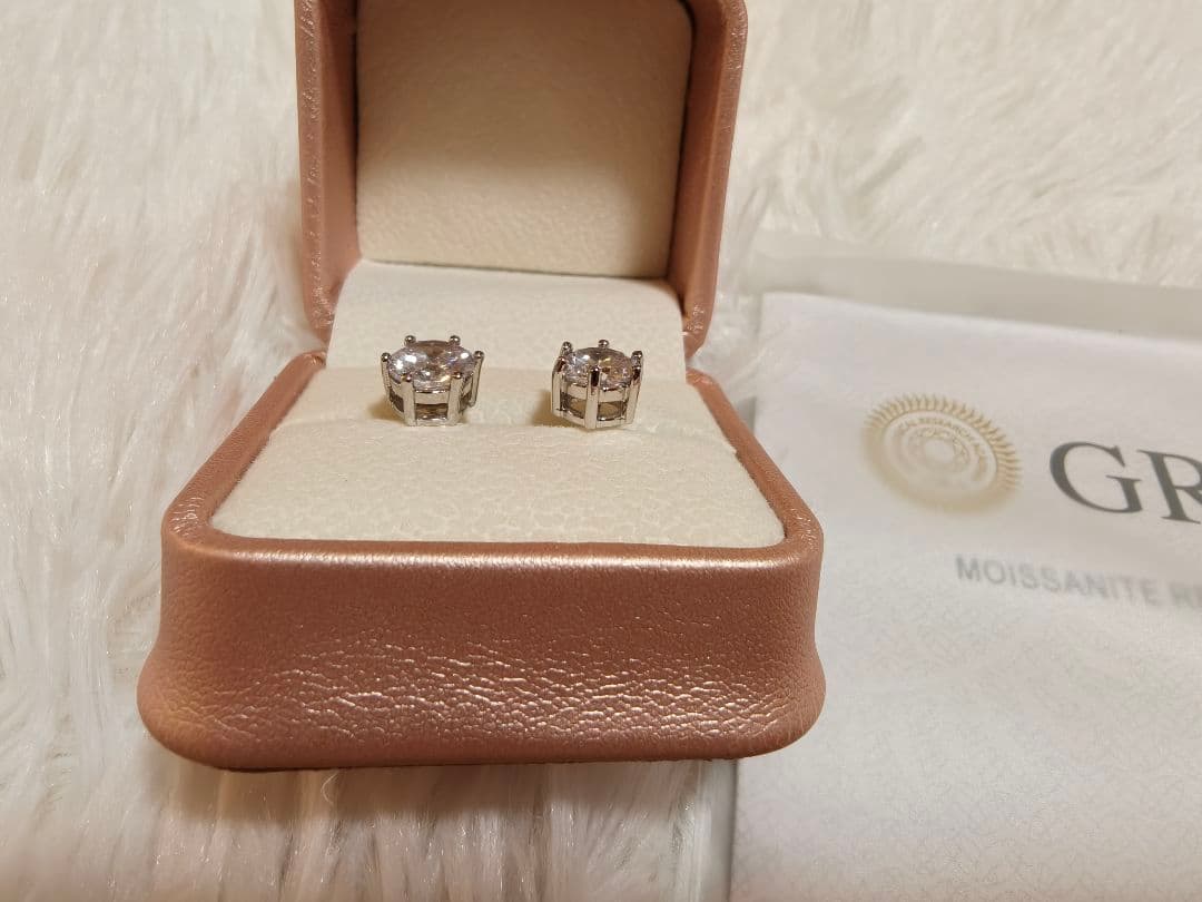 【2ct 】人工ダイヤモンド 最高品質 モアサナイト 6爪 ピアス