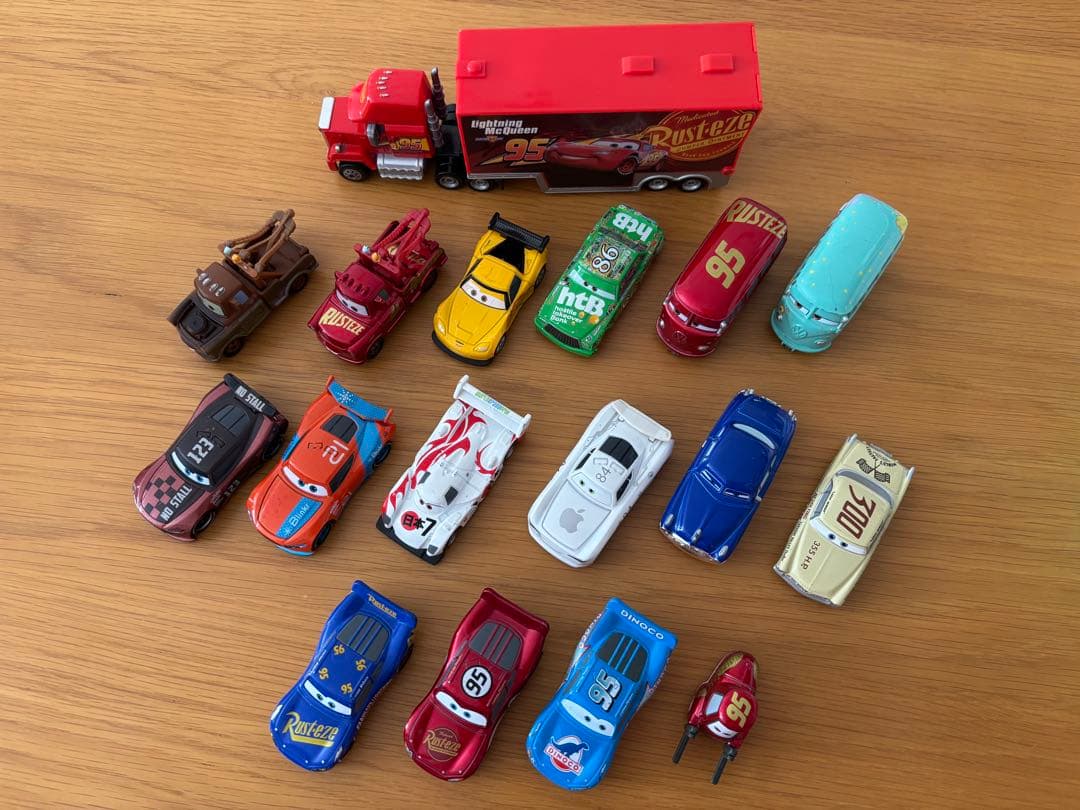 トミカ　カーズ　まとめ売り　17台