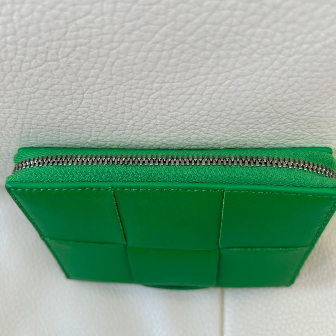 ボッテガヴェネタ 二つ折り財布 ジップ