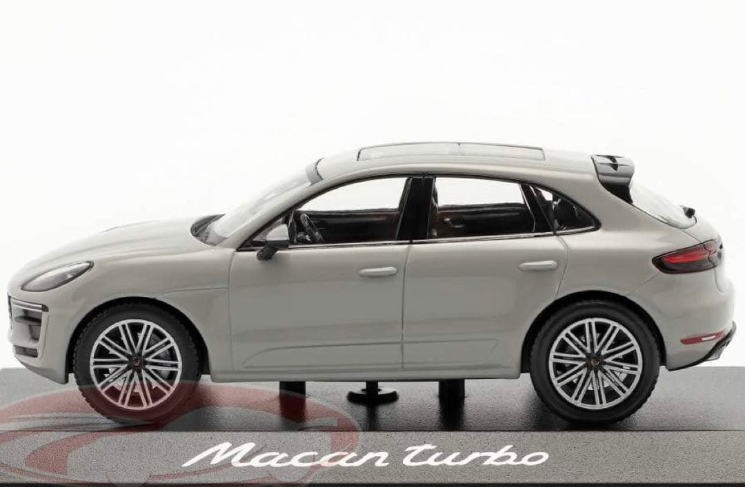 1/43 Porsche Macan turbo ミニカー チョークグレー