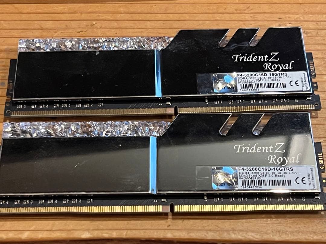 G.Skill F4-3200C16D-16GTRS(DDR4 8GB×2)