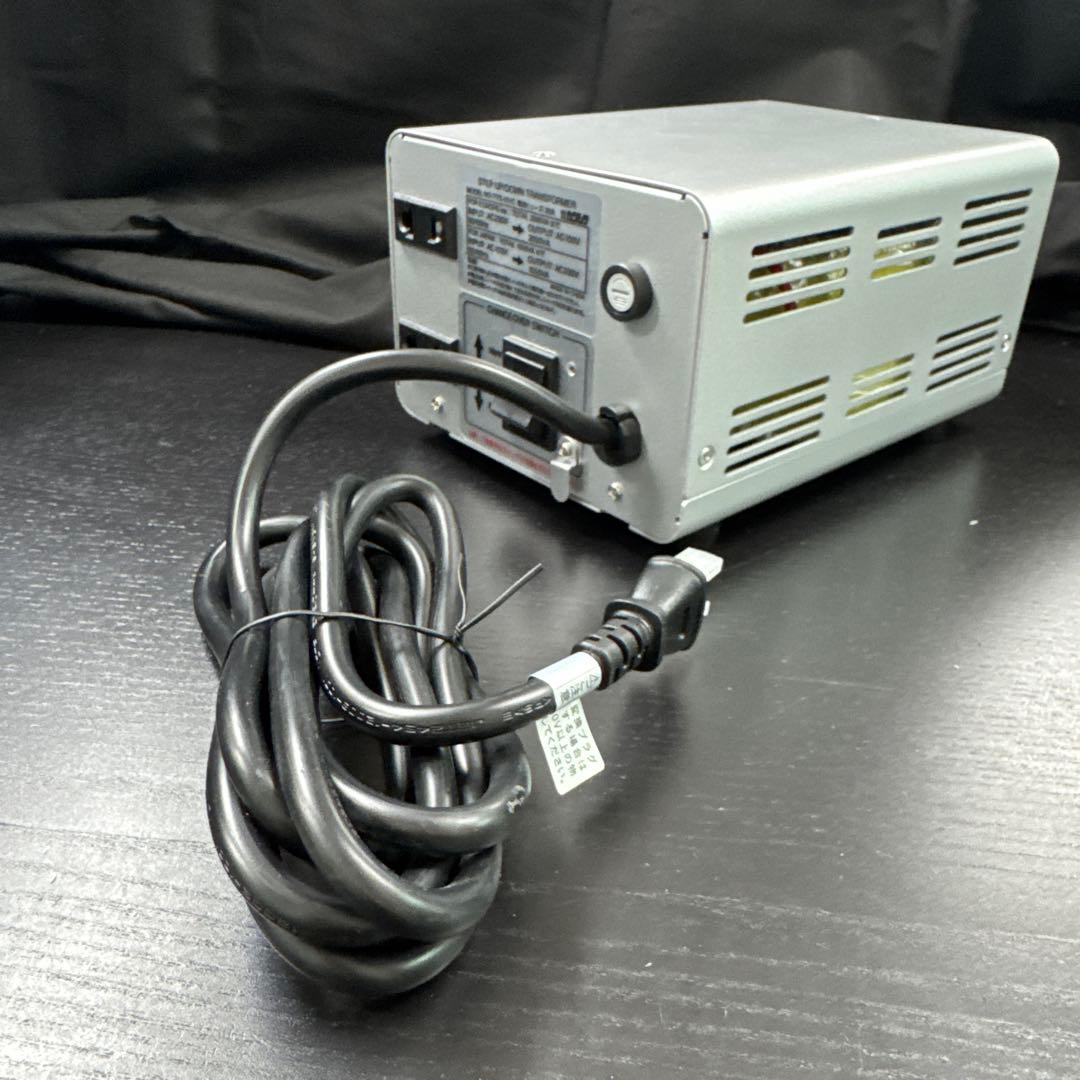 タ*ノ様 【未使用品】海外・日本国内用変圧器　TTS-151C 定格容量1500