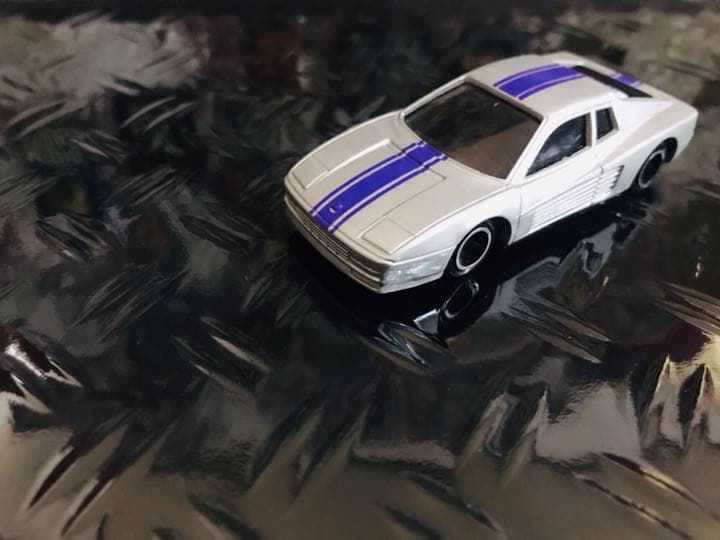 トミカ　テスタロッサ