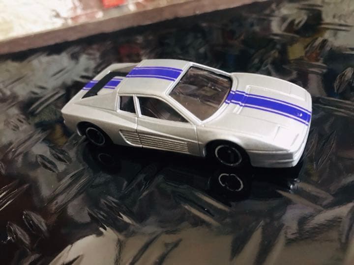 トミカ　テスタロッサ