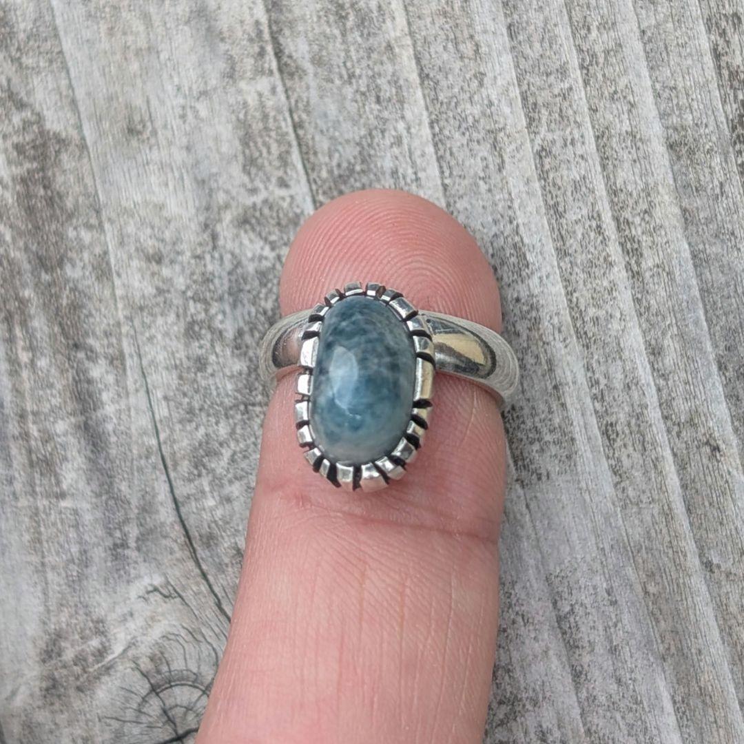 Full-Moon様　ハンドメイドの糸魚川翡翠リング　入りコン沢