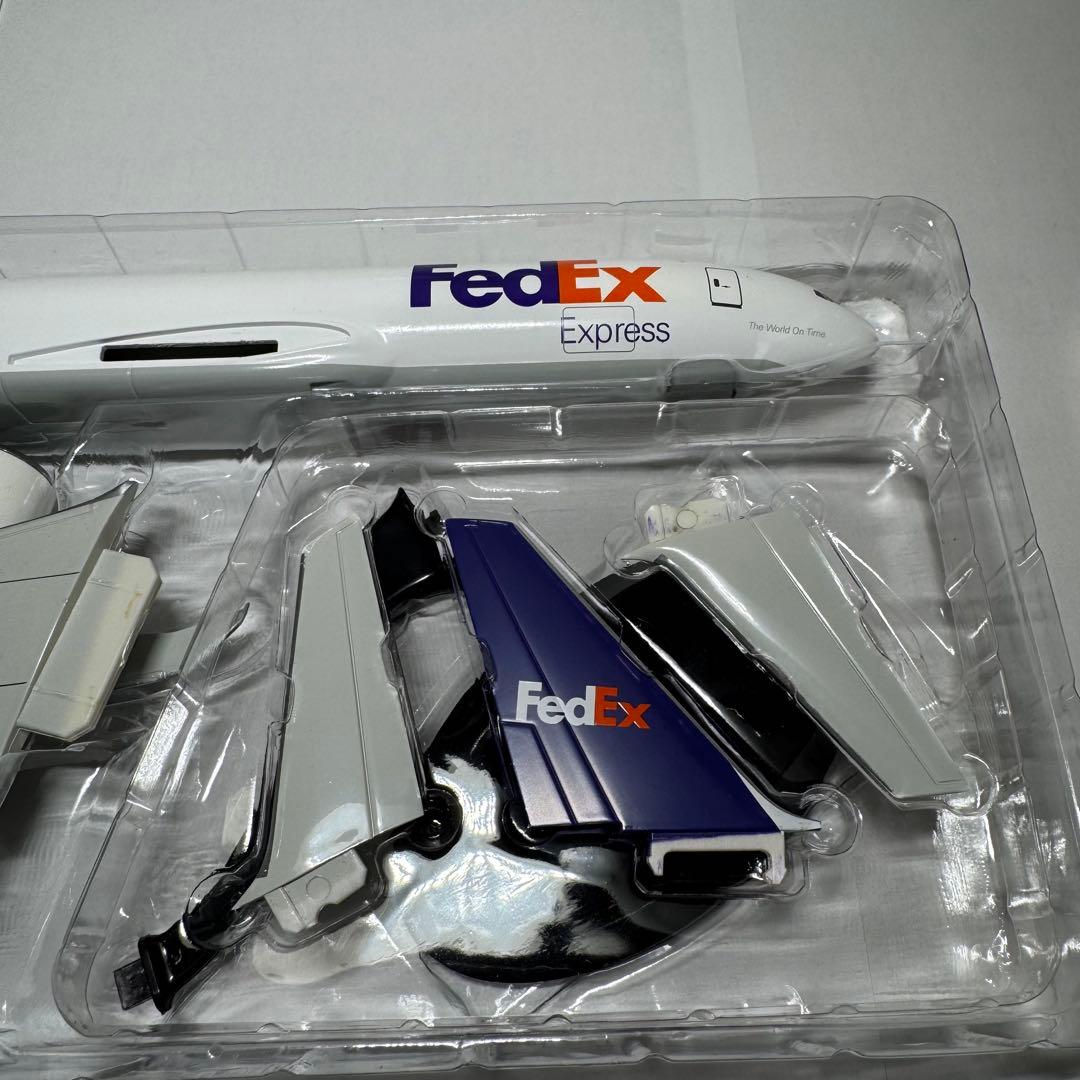 【美品】飛行機模型　FedEx　BOEING 777-200F　1:200モデル