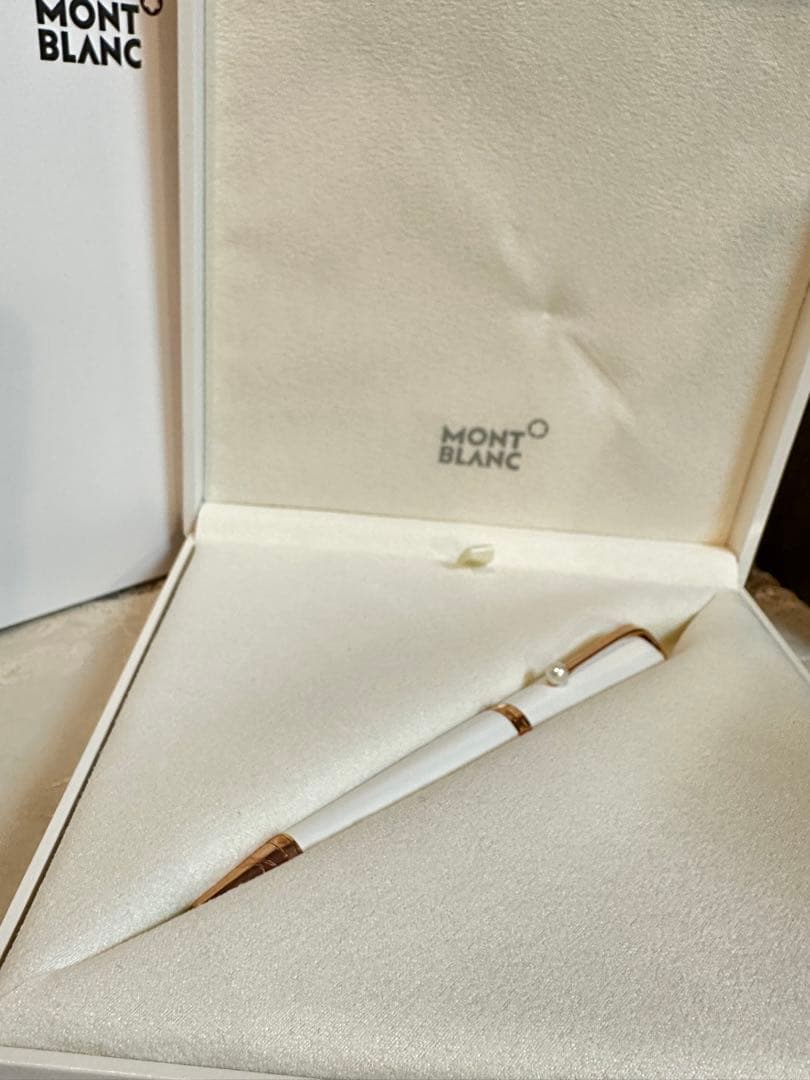 希少　新品未使用　モンブラン　モンローデザイン　ボールペン