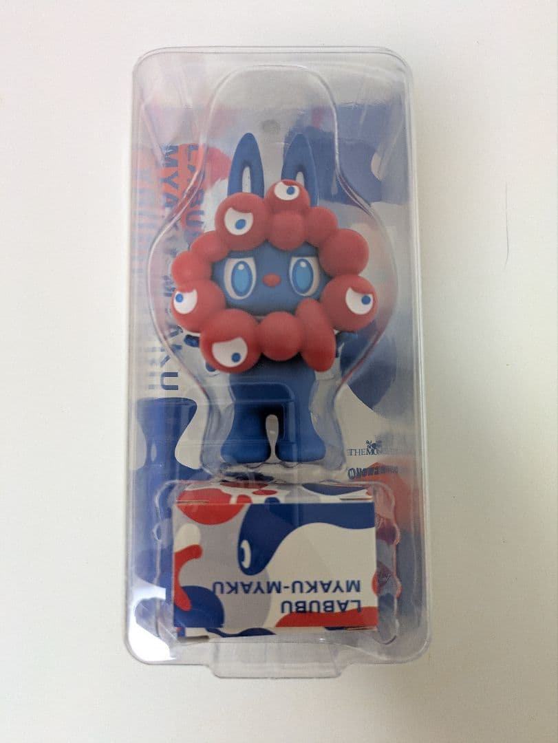 ミャクミャク ラブブ LABUBU MYAKU-MYAKU ストラップフィギュア