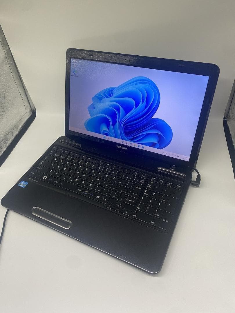 【東芝】爆速 Corei7/新品SSD256GB 15.6 ノートパソコン D4