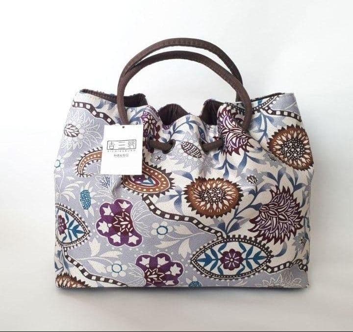 ￥45980⇒￥35980 着物の日月間セール 栗山工房銀通し紅型鞄