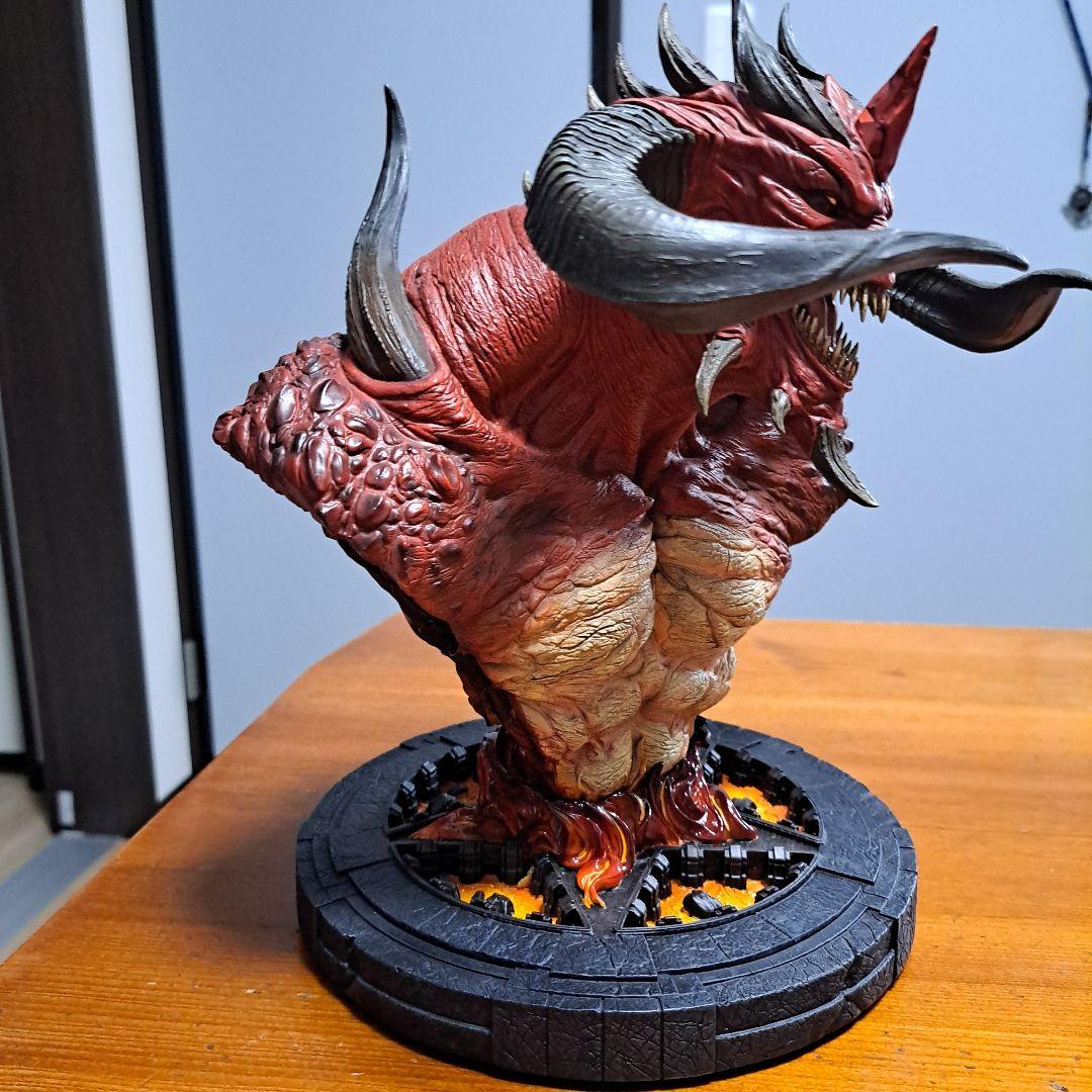 ディアブロ ポリストーンフィギュア　約25cm　箱付き