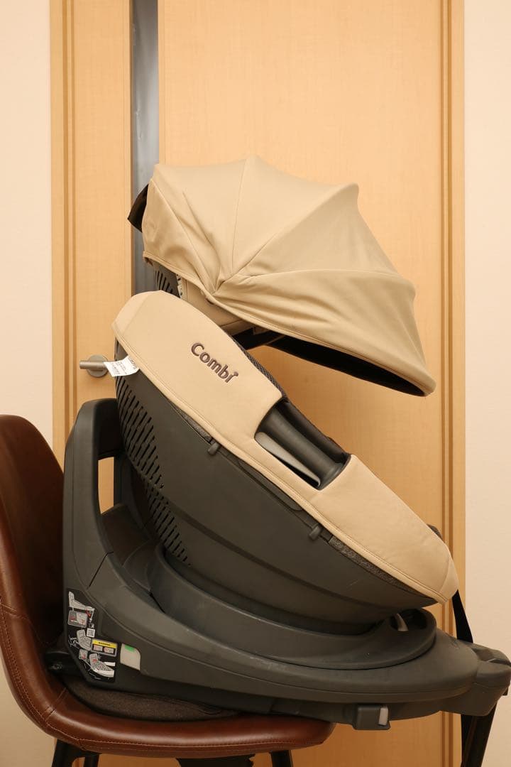 【週末値下げ25,000円より】コンビ　THE S ザエス　チャイルドシート