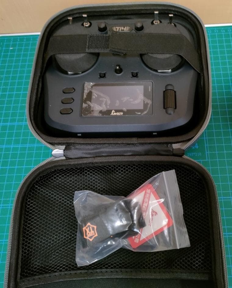 Jumper T14 送信機 ELRS と RadioMaster 受信機付属