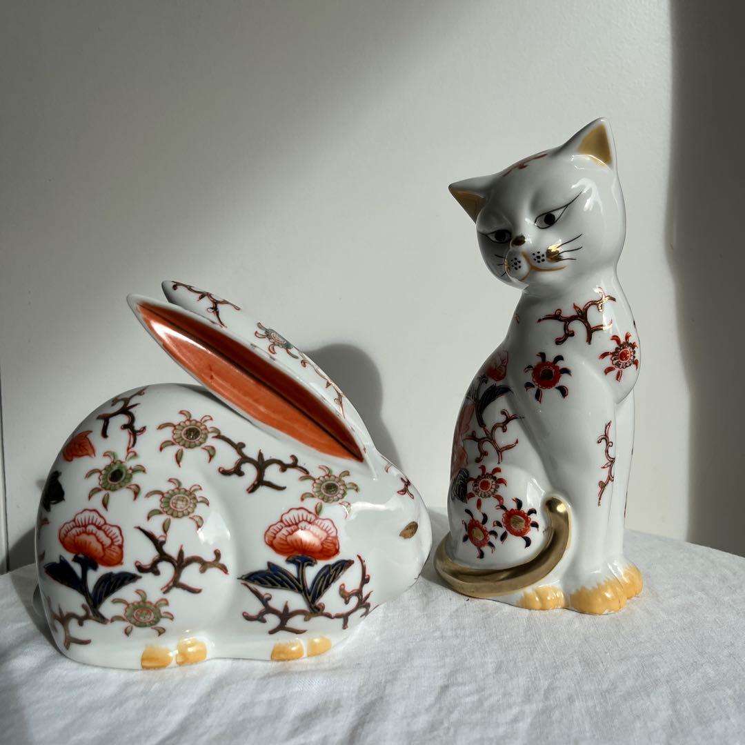 まみ　伊万里　磁器製　ねこ　置物　猫　縁起物　座り猫　陶磁器