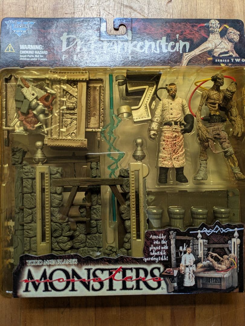 マクファーレントイズ　MONSTERSシリーズ フィギュアセット 4体