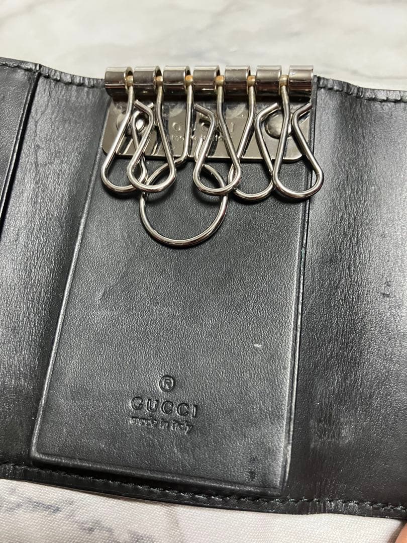 美品　GUCCI グッチ　GGシマライン　ブラック レザー　6連キーケース