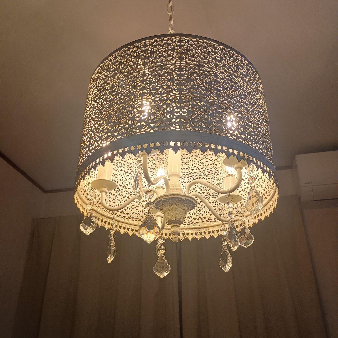 スチールシェード　シャンデリア　シャビーホワイト　5灯 LED電球付　モロッカン