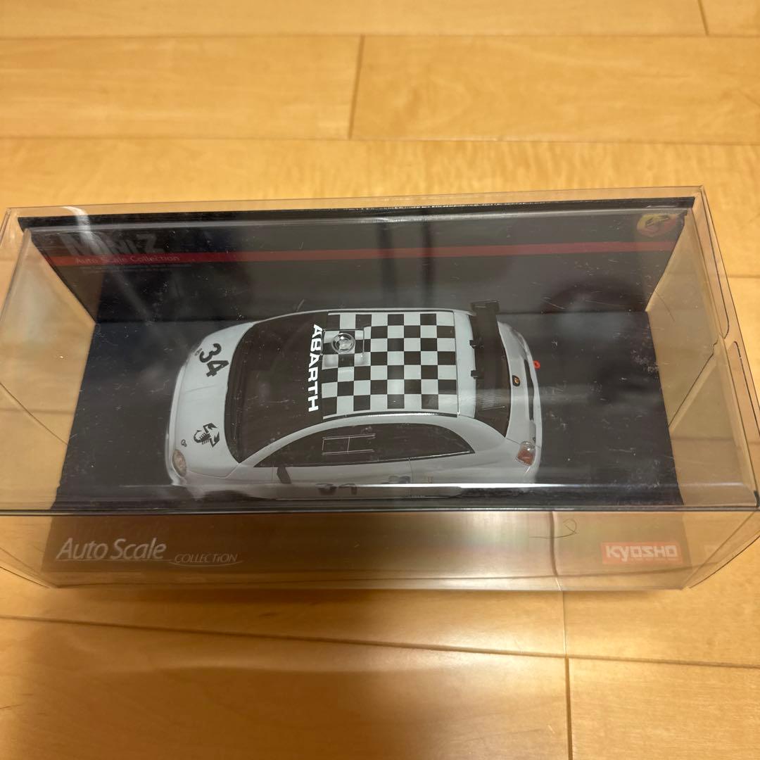 ABARTH 695 ASSETTO CORSE 1/27 スケール