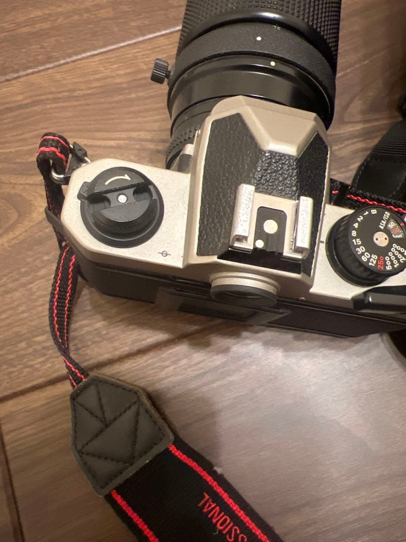 Nikon FM2/T ＋NIKKOR 75-300mm ※巻き戻しクランク欠品