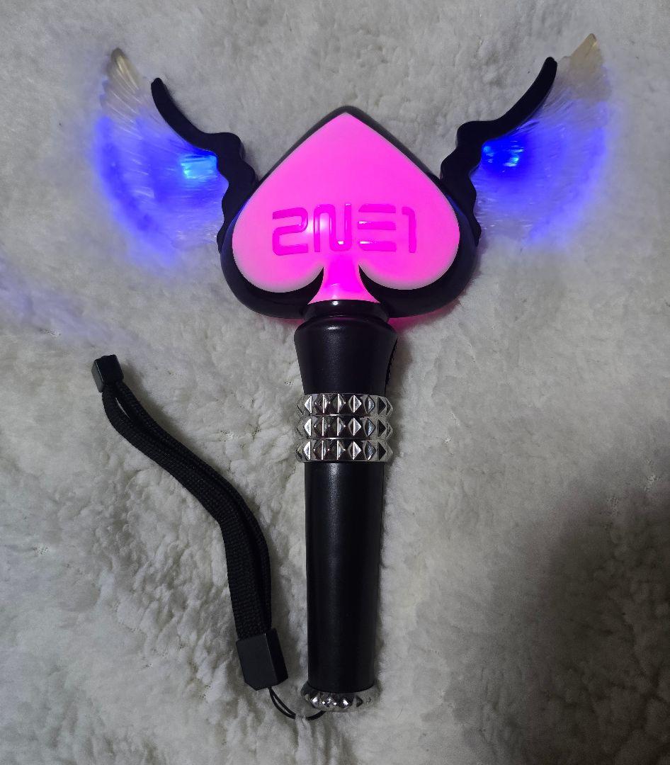 【レア★ラスト1個】2NE1 ペンライト 初代