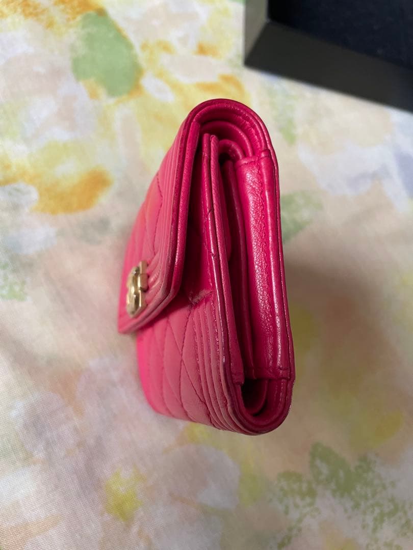 CHANEL ショッキングピンク 三つ折り財布