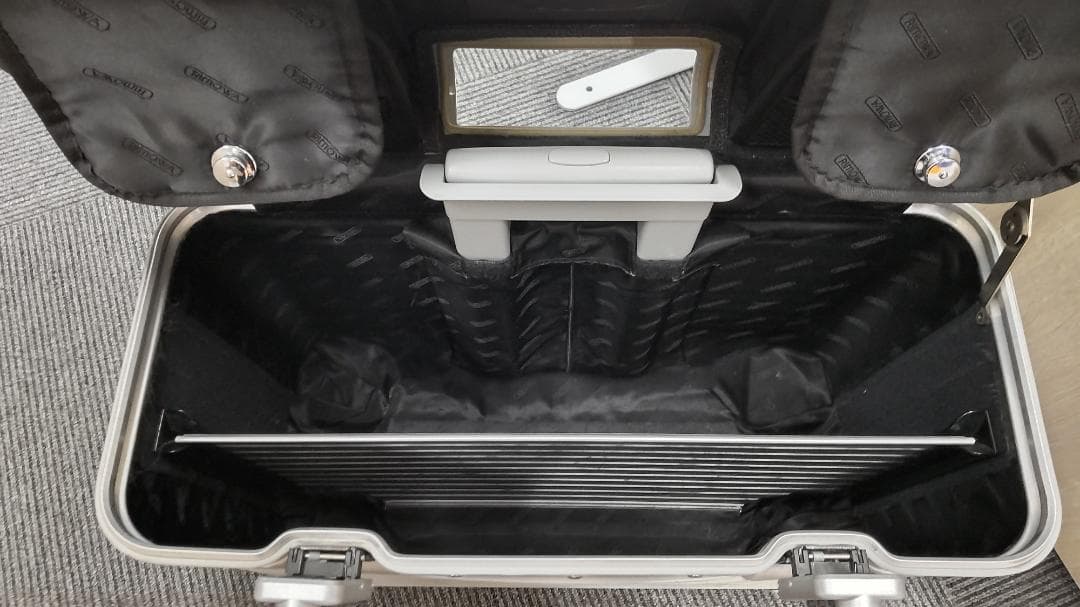 値下 RIMOWA リモワ 4輪 Pilot Multiwheel パイロット