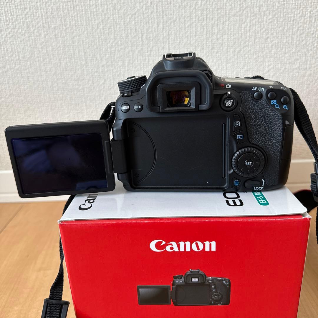 デジタルカメラ Canon EOS 70D(W) EF-S18-135 IS STM