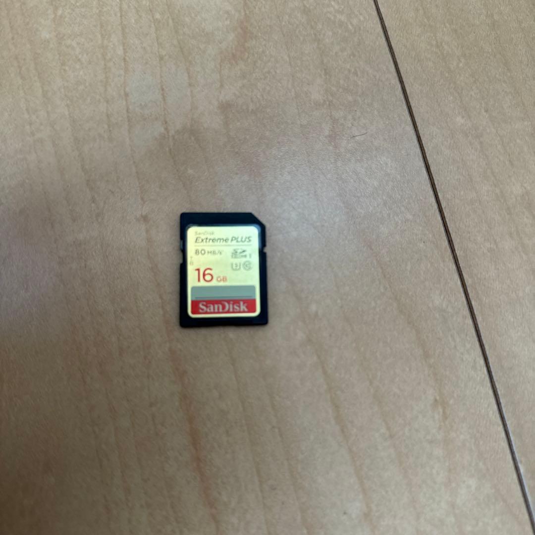 デジタルカメラ Canon EOS 70D(W) EF-S18-135 IS STM