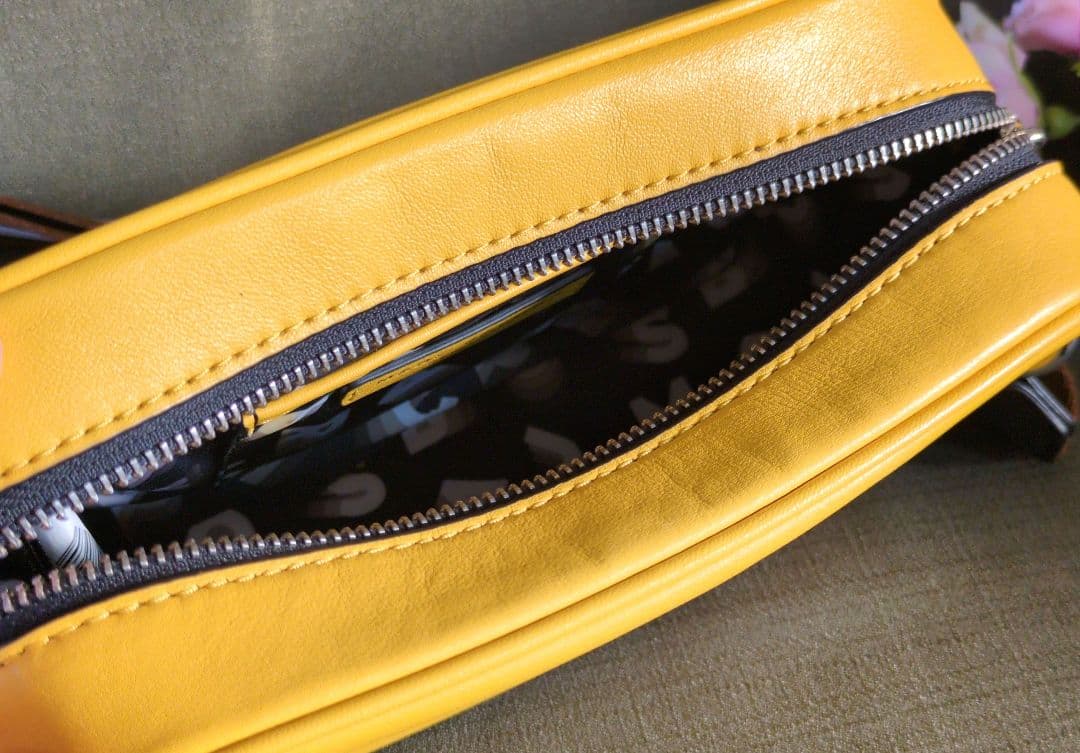 Marc Jacobs フラッシュレザー Crossbody ショルダーバッグ