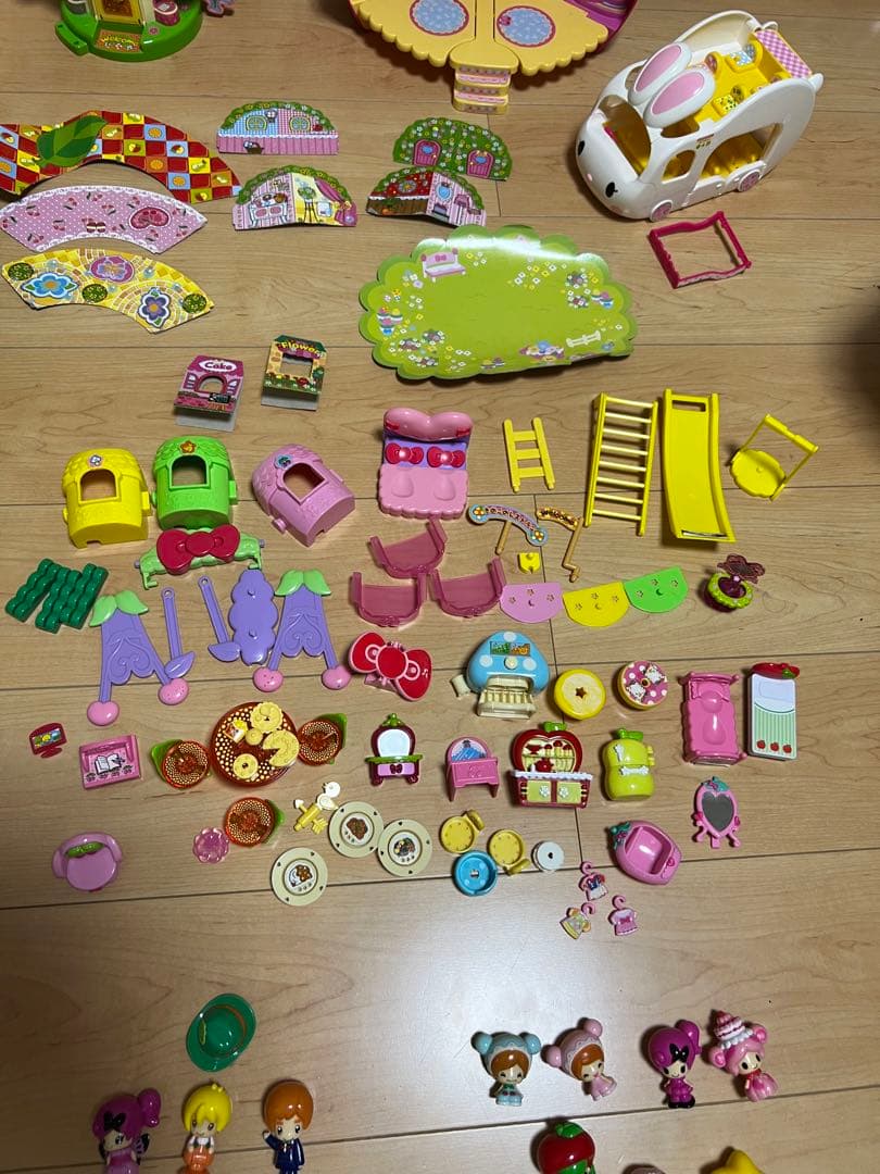 こえだちゃんお人形、木のお家、きのこのレストランのセット